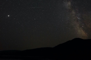 银河 星星 夜晚 天空 深色 4k壁纸 3840x2160