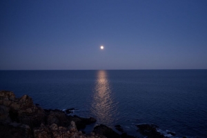 海 月亮 水 反射 夜晚 自然 4k壁纸 3840x2160