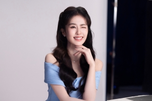 白鹿可爱闭眼 4K超清壁纸3840x2560免费下载