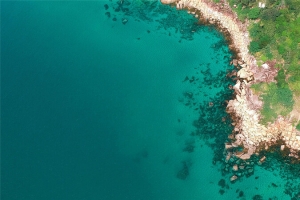 俯瞰美丽的岛屿