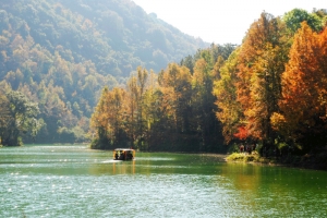 著名红枫湖
