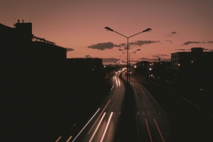 路 夜 长曝光 灯光 深色 4k壁纸 3840x2160