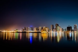 城市江边夜景背景