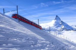 冬天自然雪景,策马特,瑞士阿尔卑斯,雪,火车,4k风景壁纸