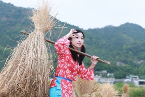 乡村美女4K壁纸