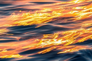 波浪 闪光 波纹 水 表面 4k壁纸 3840x2160