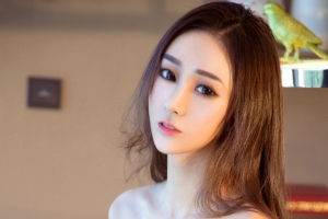 唯美香肩美女4k壁纸