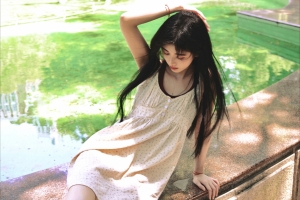 夏末初秋的花园里 鞠婧祎4k壁纸