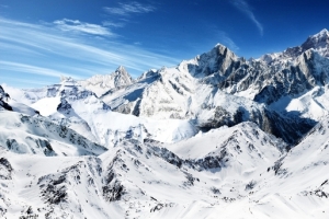 雪山蓝天纯净高清