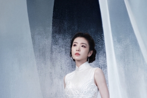 白色长裙子养眼美女李云霄 4K手机高清壁纸2160x3840免费下载