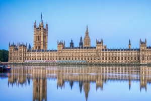 英国留学旅行背景