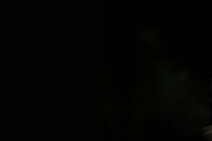 棕色长发女孩暗黑背景5120x1440超宽屏动漫高清双屏壁纸免费下载