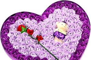 紫色玫瑰盒红色玫瑰小熊高清PNG透明情人节设计素材免费下载