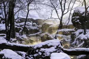 岩石 雪 冬天 辉光 蒸汽 4k壁纸 3840x2160