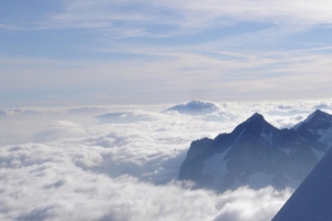 雪山 山脉 爬山 登山者
