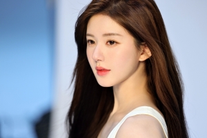 长发养眼美女车机横屏高清壁纸 5120x3200 免费下载 适配平板笔记本便携设备