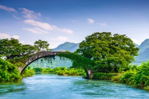 广西阳朔遇龙桥