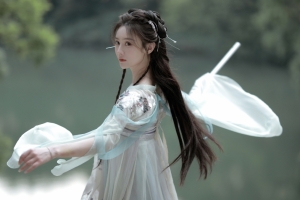 古风美女 回头 张维娜 4k壁纸