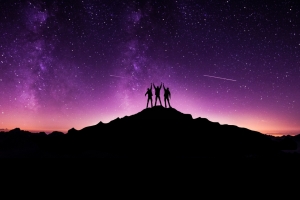 登顶成功 团队办公 星空下的人背景图片