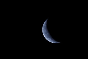 月球 陨石坑 阴影 黑色 夜间 4k壁纸 3840x2160