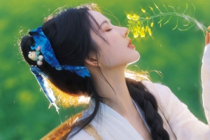 春天小黄花 清新美女 唯美闭眼 刘些宁3200x2000壁纸高清全屏