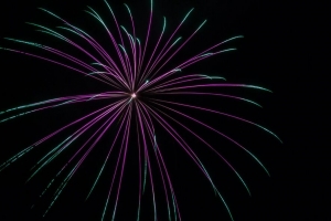 烟花 礼炮 火花 节日 夜间 4k壁纸 3840x2160