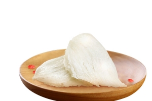 盘子里的营养食物燕窝
