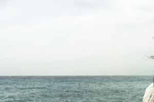 海边女孩背景