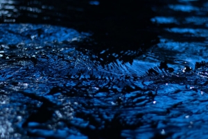 水 波纹 蓝色 飞溅 宏 特写 模糊 4k壁纸 3840x2160