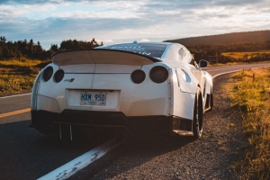 日产gt-r 日产 跑车 汽车 白色 后视 4k壁纸 3840x2160