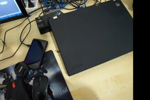给工作站安了个新家，IBM W500扩展坞。