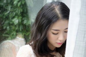 宁宁 窗帘窗前写真4K壁纸