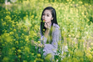 油菜花 漂亮的美女 5K壁纸