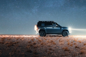 路虎卫士 路虎 汽车 suv 灰色 夜间 4k壁纸 3840x2160