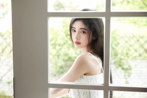 小清新 长发美女 窗 鞠婧祎4k壁纸