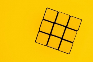  rubiks cube cube 悬浮 黄色 4k壁纸 3840x2160