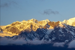 日照金山5120x1440风景壁纸