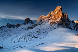 贾乌山口拉古塞拉峰4K高清风景壁纸3840x2160免费下载