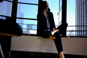 黑色格调美女韩雪4k壁纸3840x2560