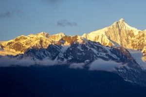 日照金山高清风景3440x1440壁纸