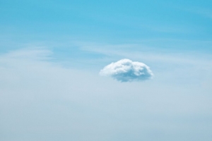 云 天空 蓝色 极简主义 4k壁纸 3840x2160