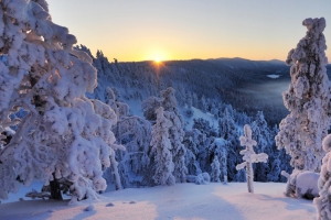 芬兰冬天雪景3440x1440桌面壁纸