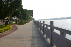 河边风景