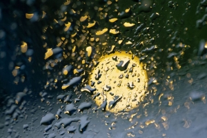 滴 雨 玻璃 光 宏观 4k壁纸 3840x2160