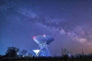 夜晚星空雷达火烧云