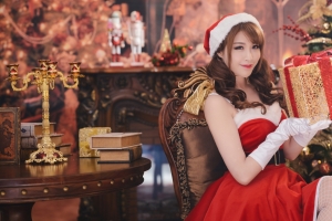 圣诞女孩的衣服4k壁纸