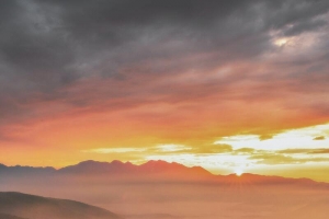 简单的夕阳景观