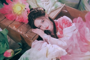 唯美 荷花 古风美女李一桐 4K高清壁纸 3840x2400