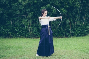弓箭 漂亮美女Kuemma 4K壁纸