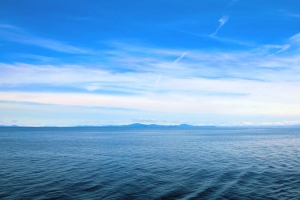 大海和天空连成一条线
